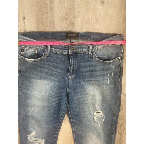 Judy Blue distressed jeans - Picture 7 of 11
